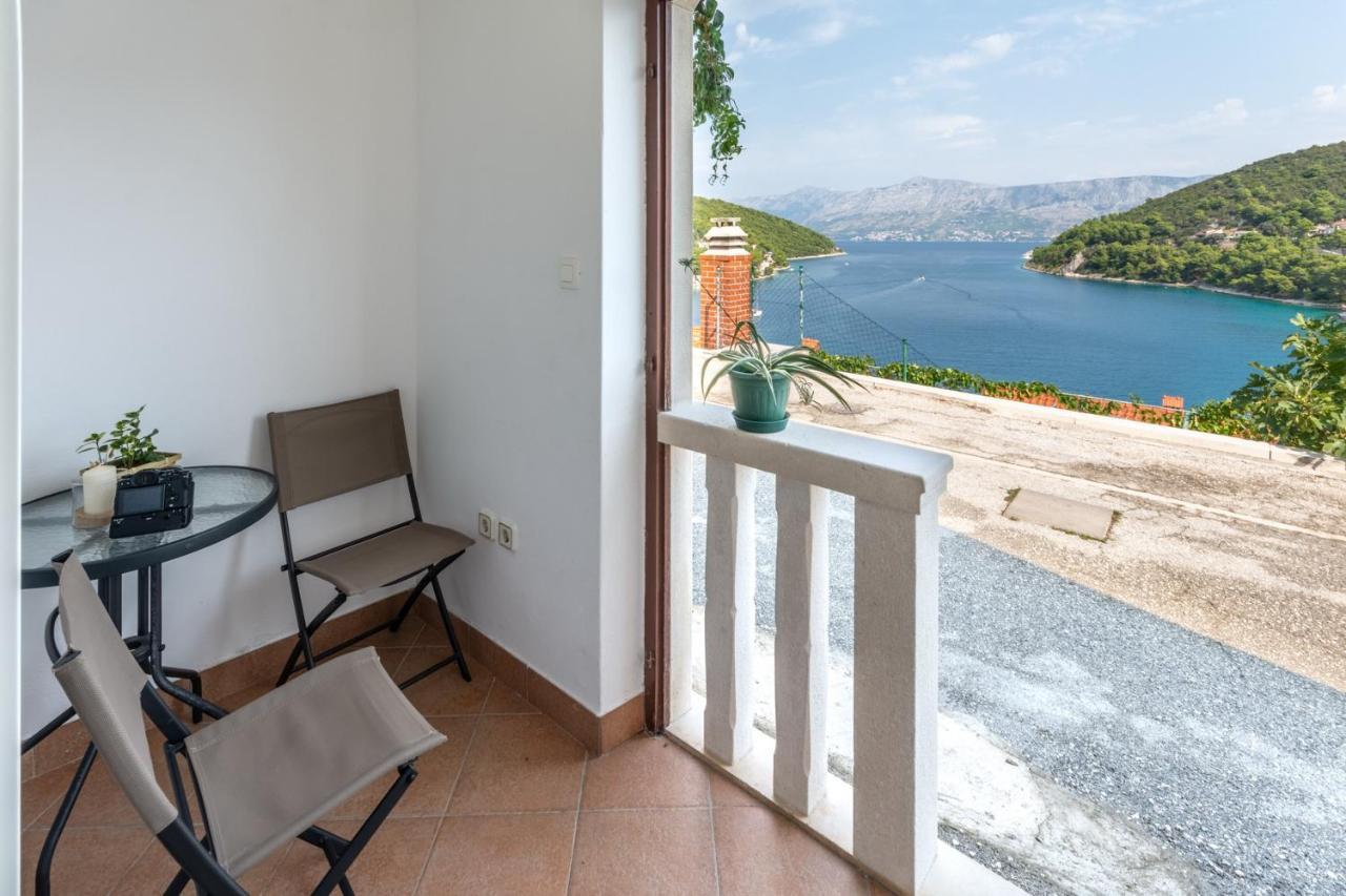Apartments Darija Pucisca Exterior photo